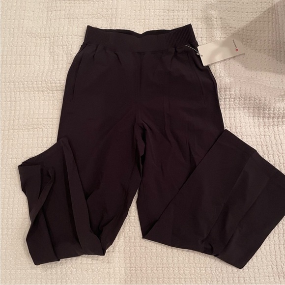 Lululemon Stretch Wide Leg Pant NWT Size S (Woven) SOLD OUT - Picture 9 of 9